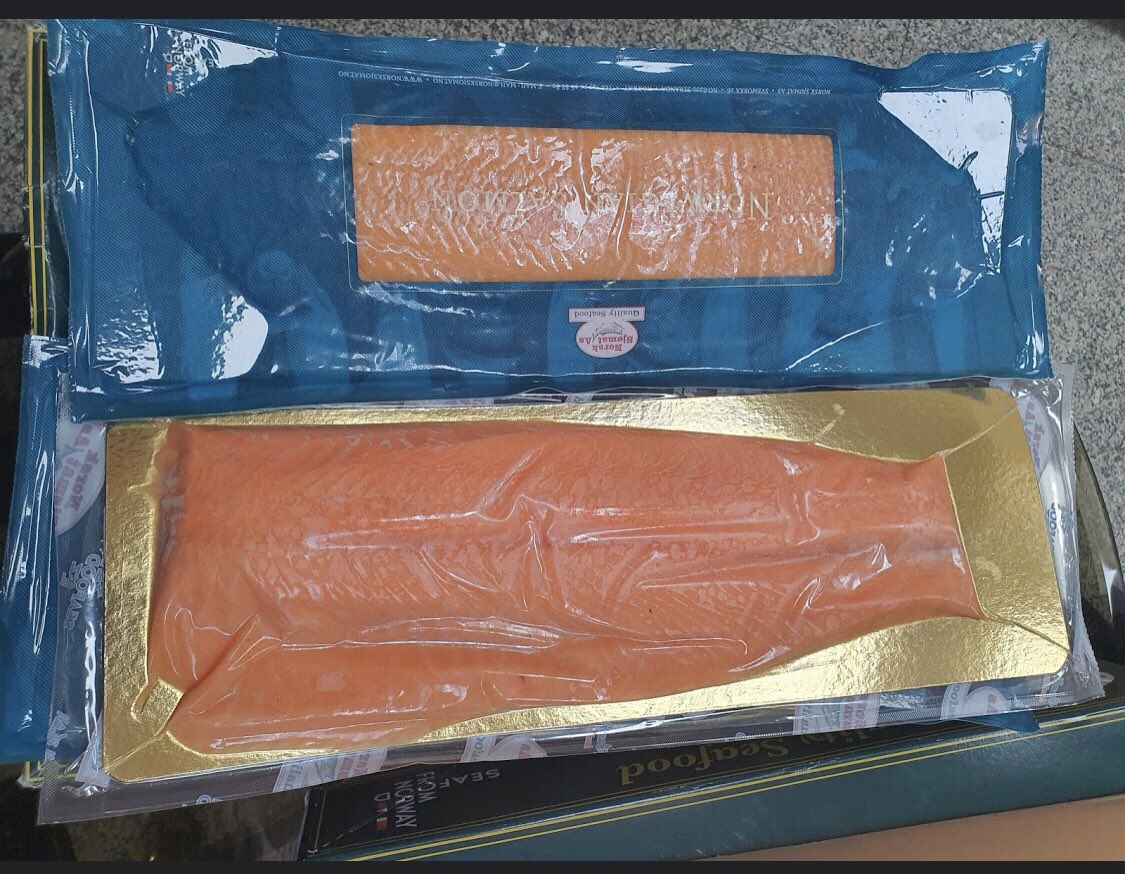 سالمون فيليه مجمد - فيليه سالمون نرويجي مجمد غني بالأوميجا 3 والبروتين عالي الجودة